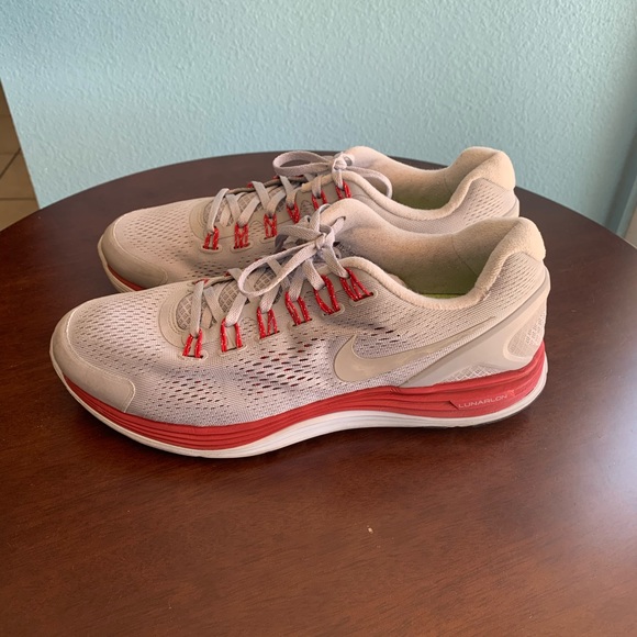 Selling this pair of Lunarlon Nike color grey - Picture 2 of 5